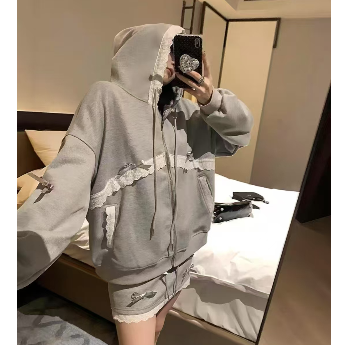 薄款女运动灰色黑色百搭连帽带帽设计感印花两件套时尚宽松休闲