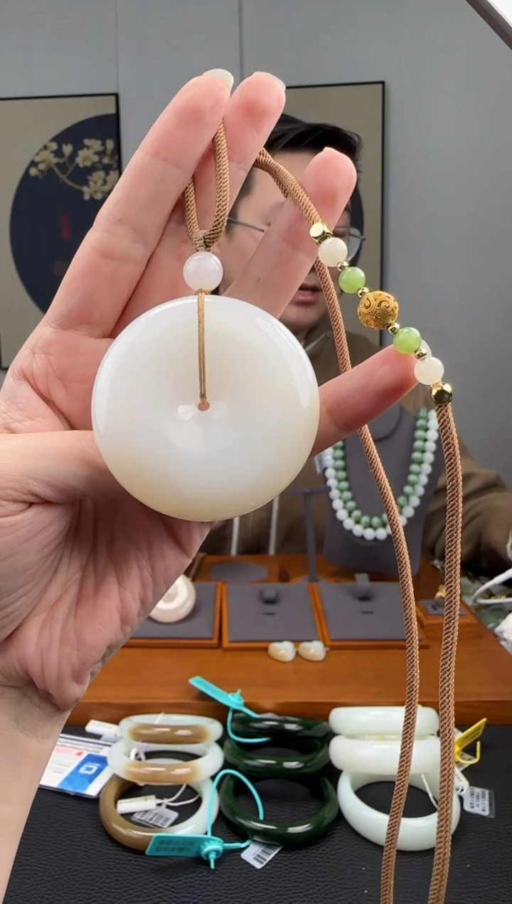 颈饰未镶嵌和田玉糖白大平安扣50