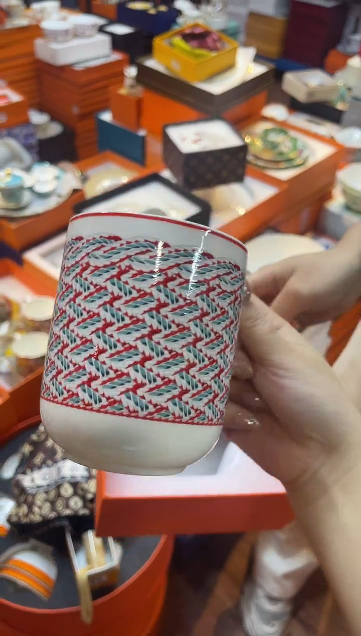 杯鸿辉家品牌瓷器，京东包邮！