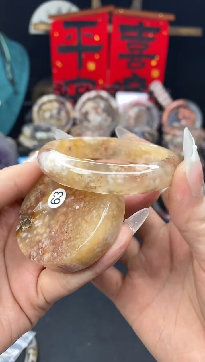 【闪购商品】石英质玉手镯（圆镯）未镶嵌54