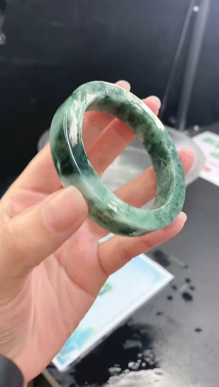 【闪购商品】定制翡翠手镯未镶嵌18 54-56正