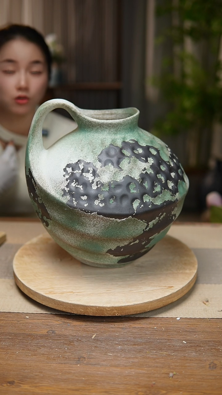 【闪购商品】陶瓷花器诧寂复古绿胖奶壶