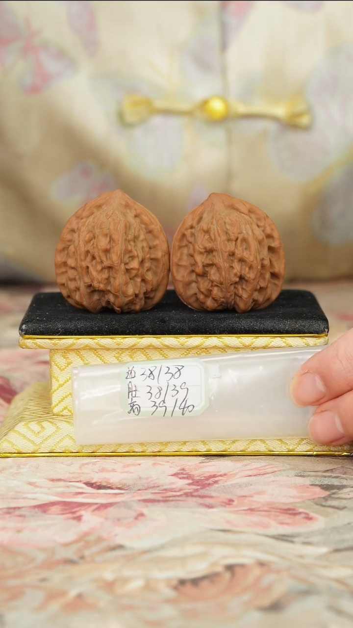 【闪购商品】文玩核桃把件赤龙鸡心