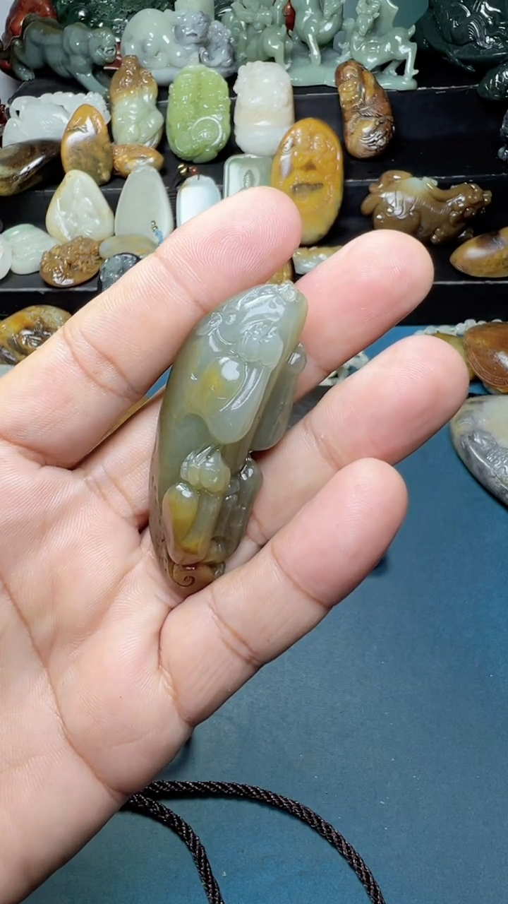 未镶嵌和田玉挂件-
