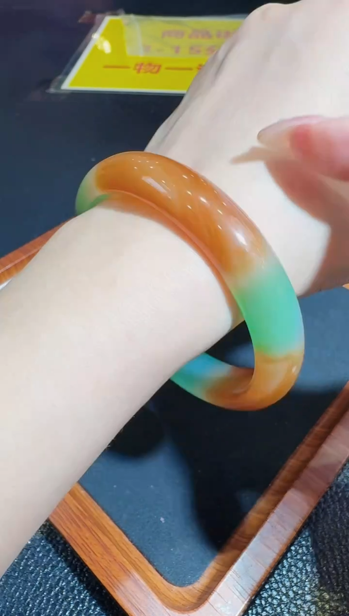 【闪购商品】玛瑙/玉髓手镯未镶嵌发一件