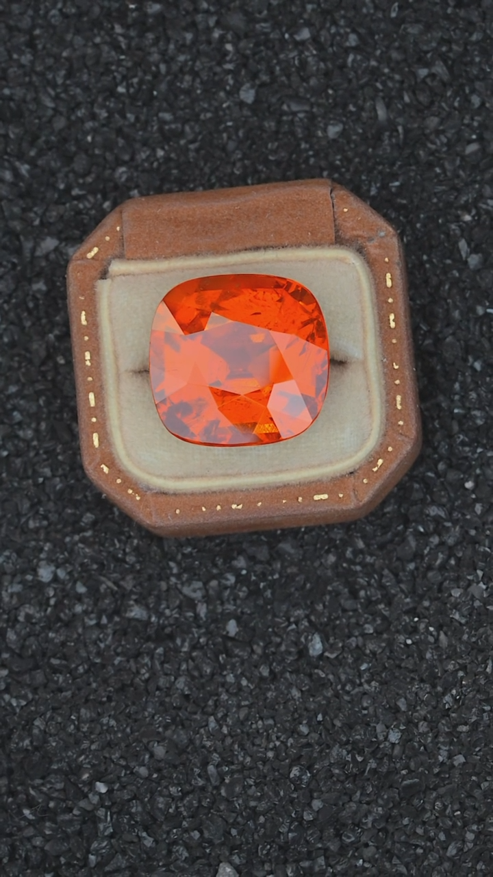 【闪购商品】石榴石（芬达石）裸石未镶嵌26.88克拉