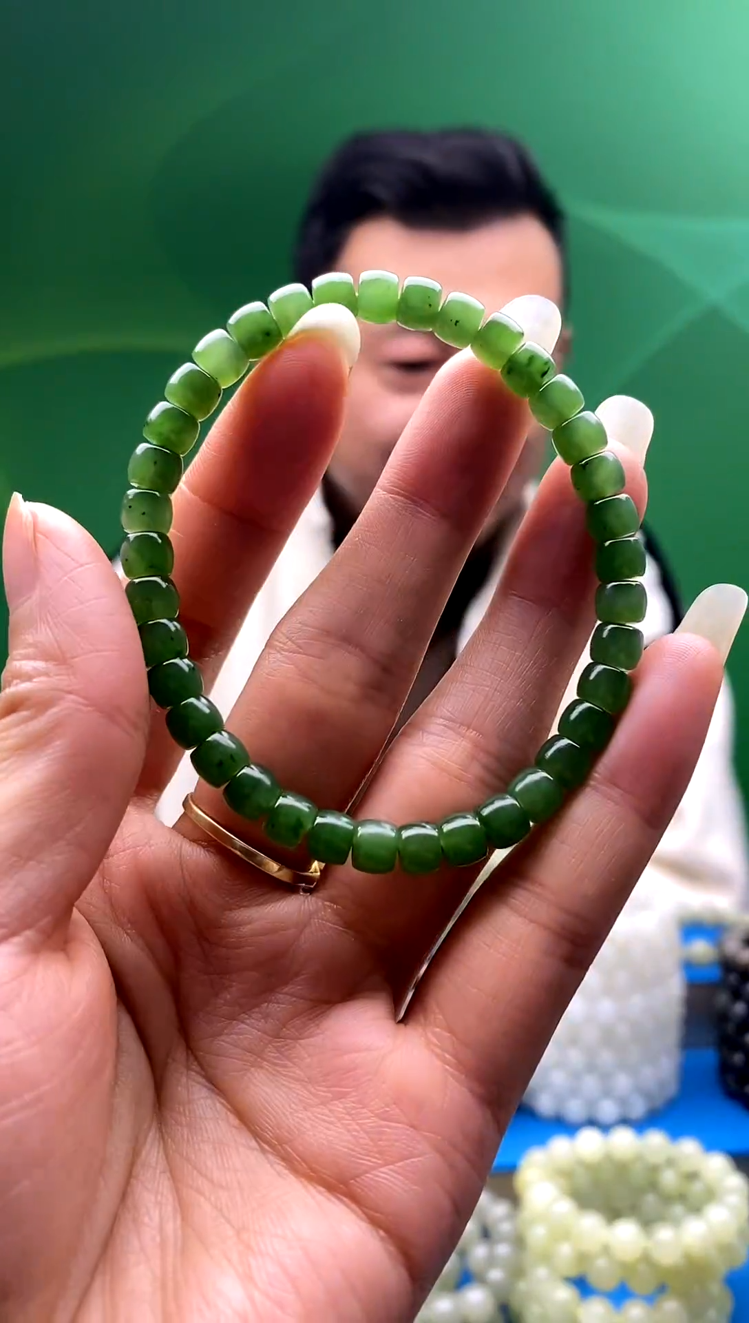 未镶嵌手链和田玉H****?001qf