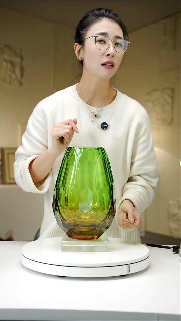 手工艺品琉璃琥珀绿切面花瓶