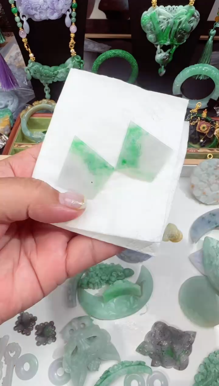 定制翡翠未镶嵌拍照