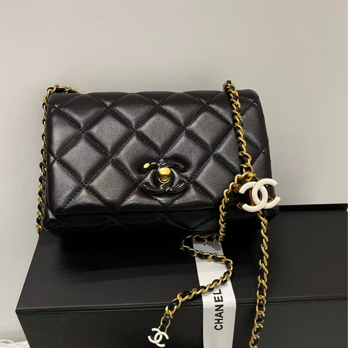 99新 Chanel/香奈儿 青奢荟/24A方胖子珐琅挎包/90143