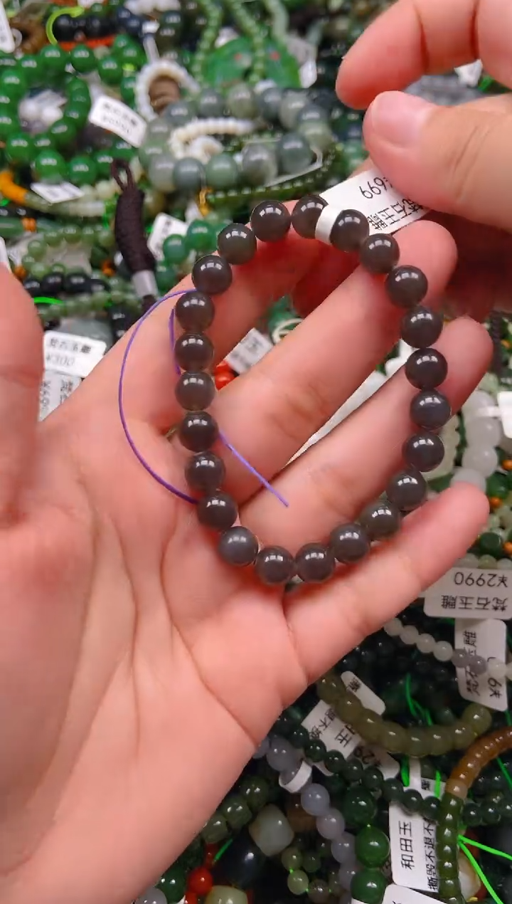 和田玉未镶嵌颈饰1