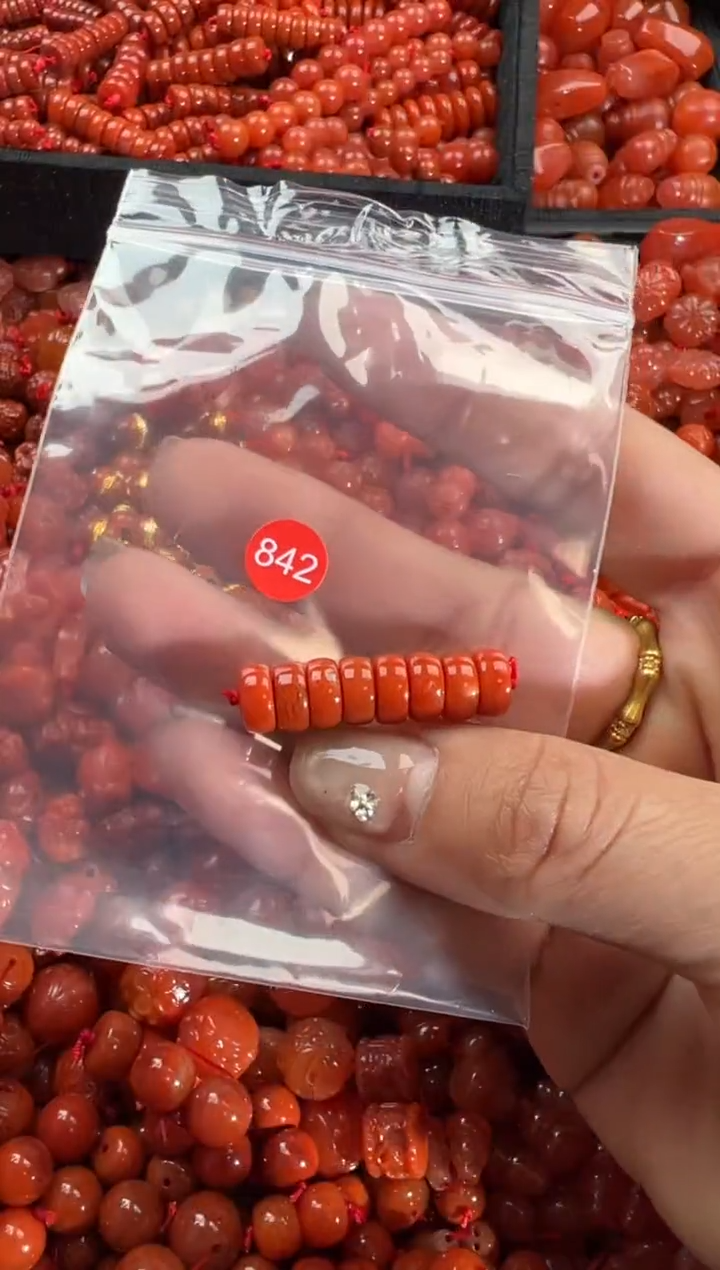 【闪购商品】南红玛瑙颈饰未镶嵌1