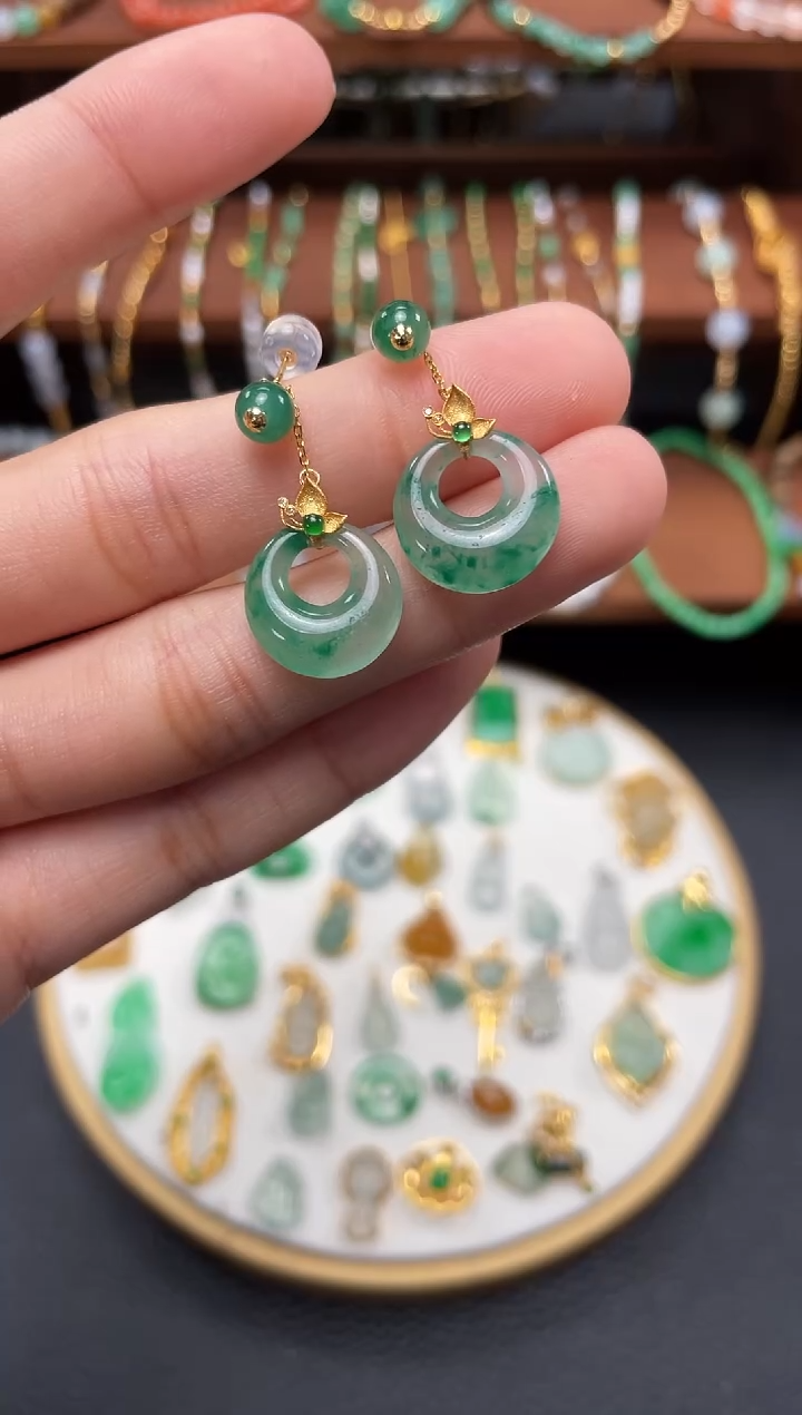 【闪购商品】石英质玉耳钉18K金镶嵌2个   JK506