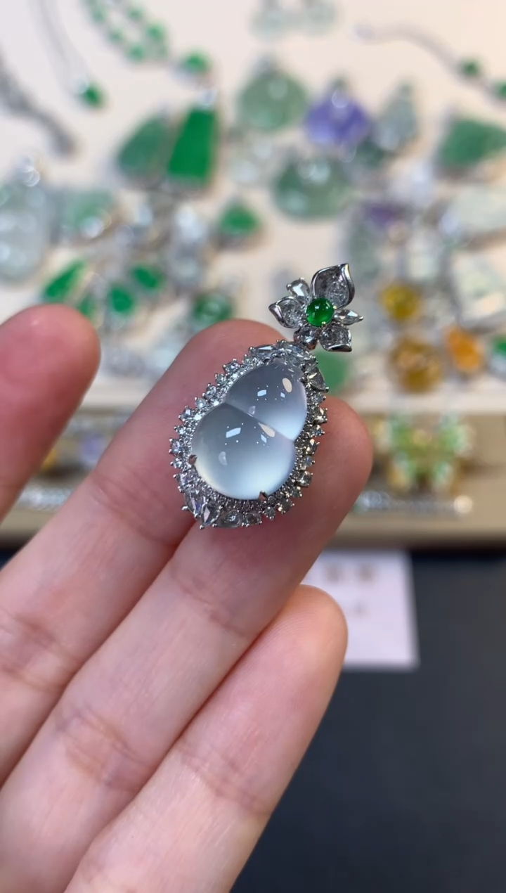 翡翠18K金镶嵌吊坠(不含链)葫芦吊坠14800