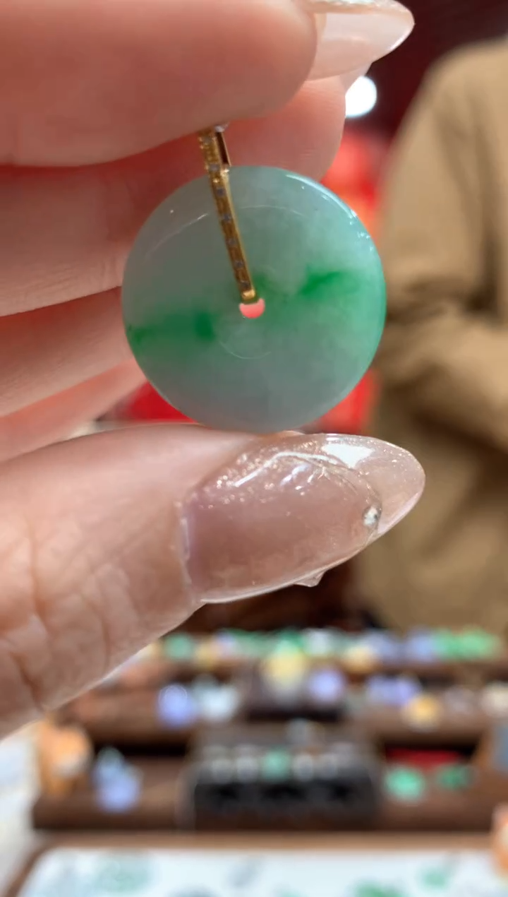 【闪购商品】翡翠吊坠(不含链)18K金镶嵌平安扣