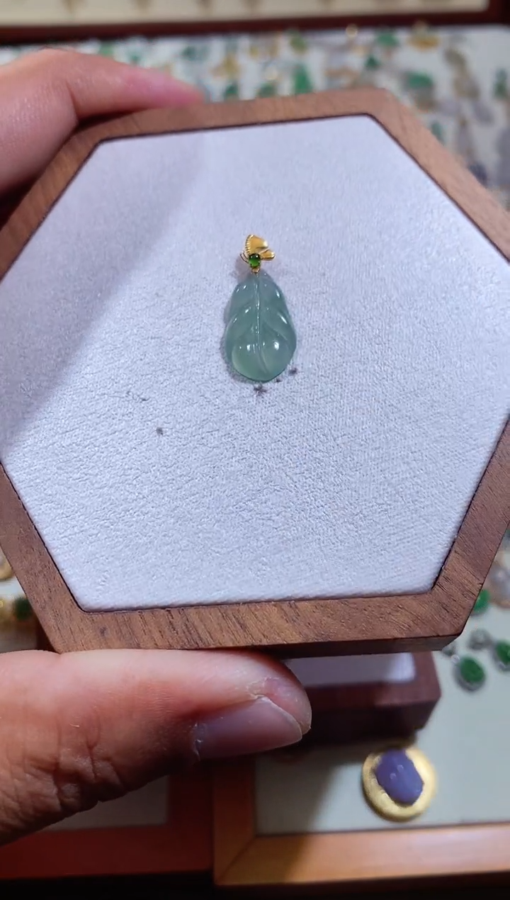 吊坠(不含链)18K金镶嵌翡翠111111