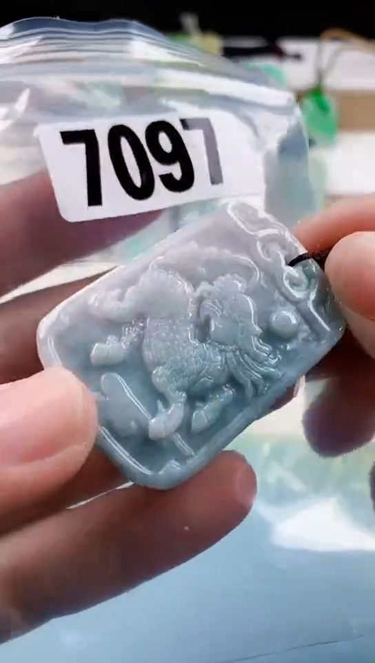 【闪购商品】翡翠挂件未镶嵌天然翡翠吊坠挂件