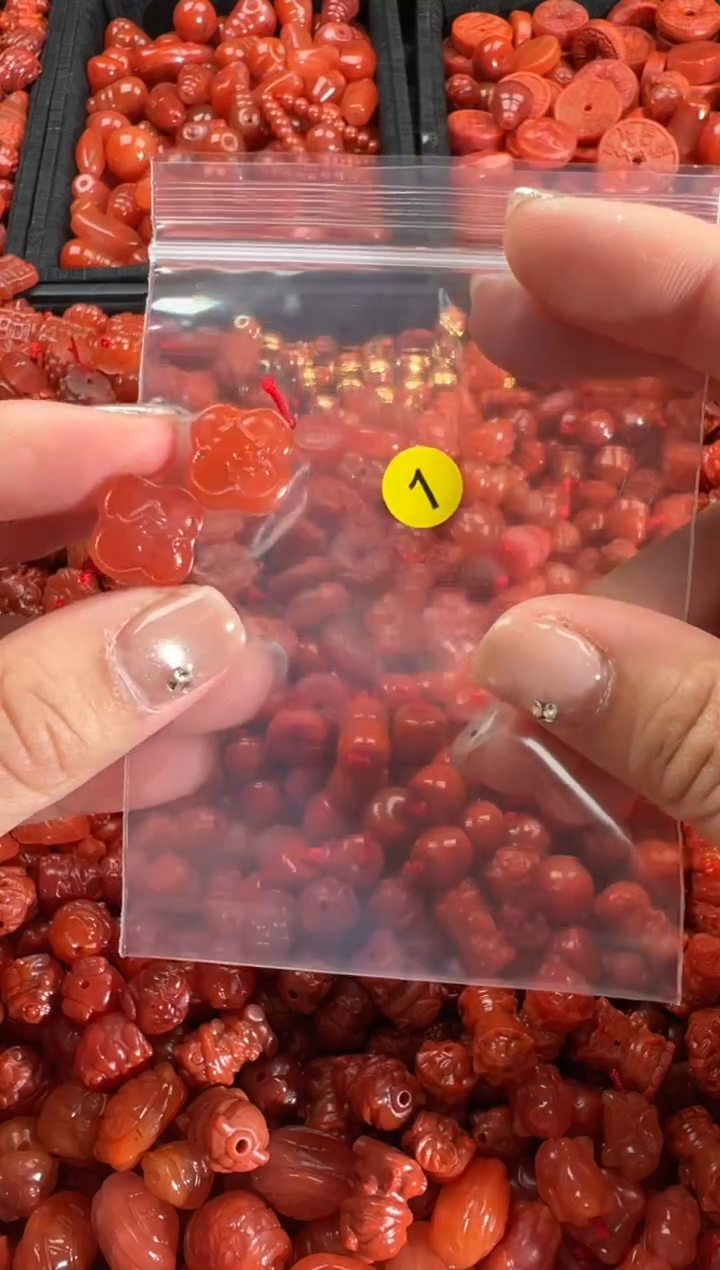 【闪购商品】南红玛瑙颈饰未镶嵌1
