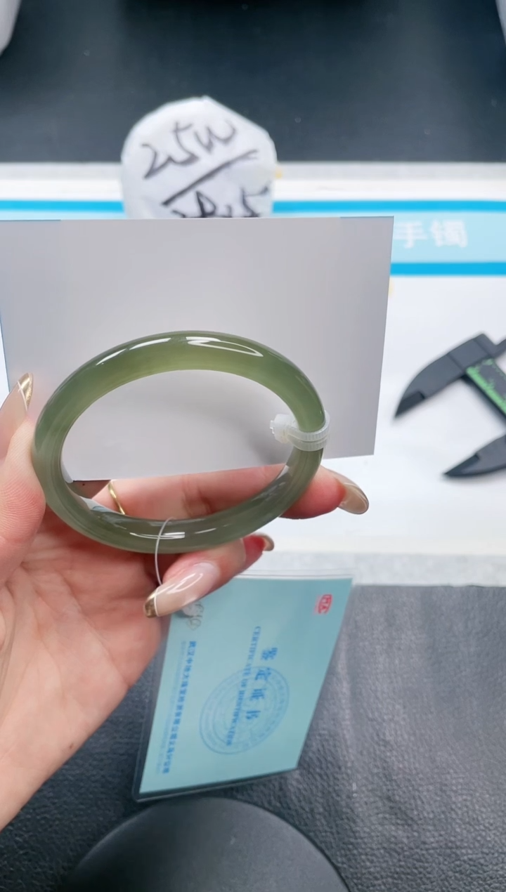 【闪购商品】和田玉手镯未镶嵌16V213-55