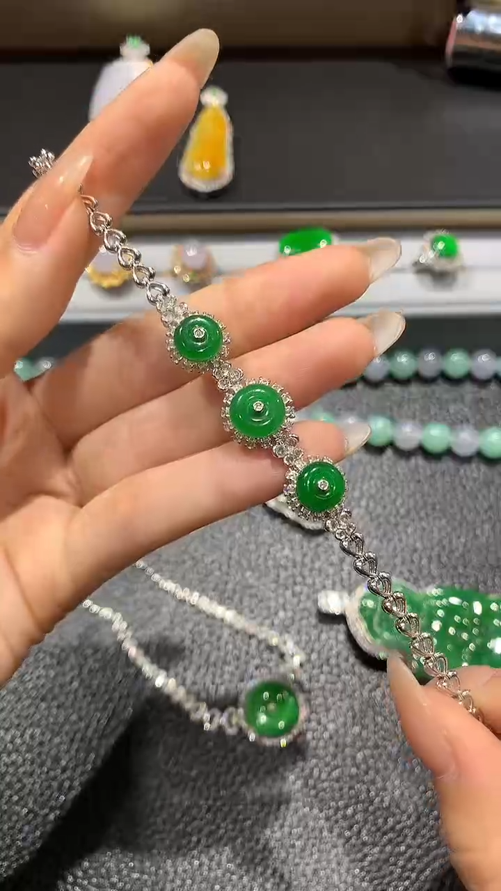 【闪购商品】翡翠手链18K金镶嵌团购