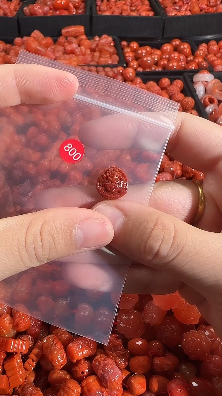 颈饰未镶嵌南红玛瑙1