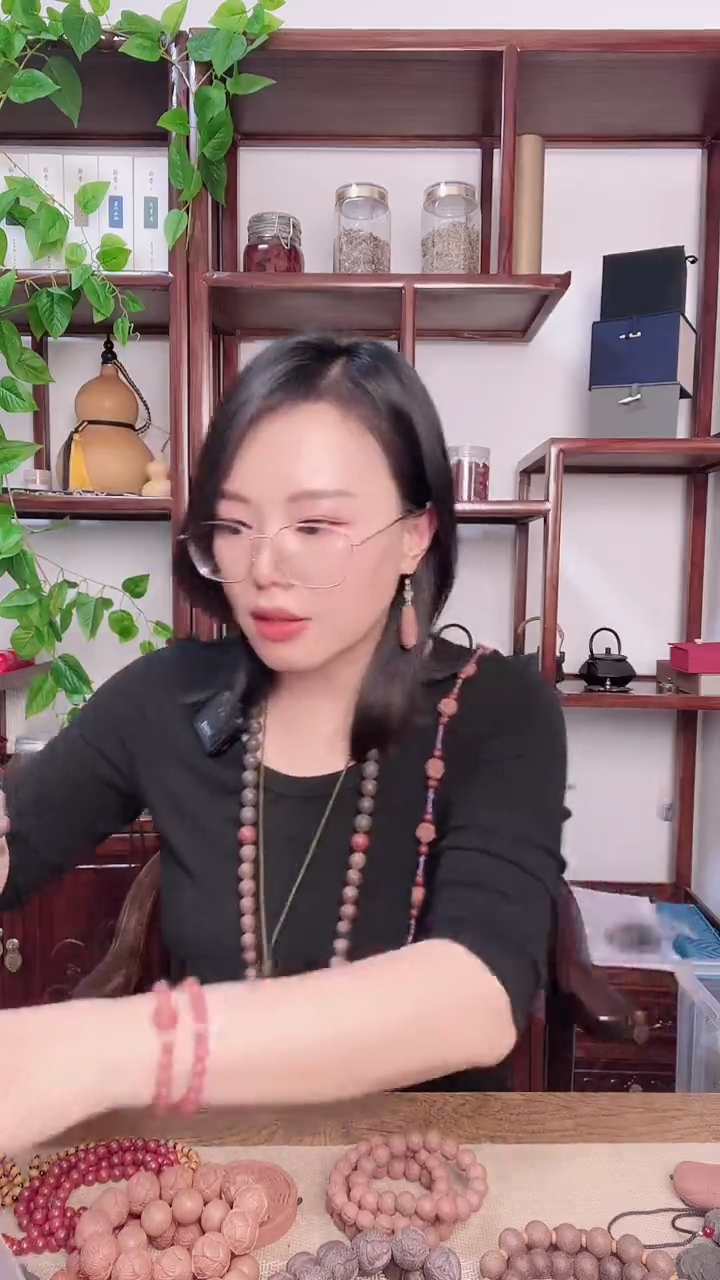 尘*息肌香方的菱形珠手串