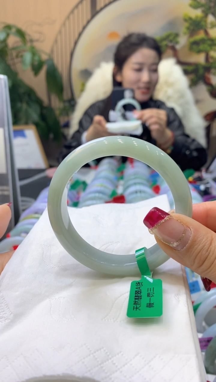 【闪购商品】翡翠手镯未镶嵌99913012