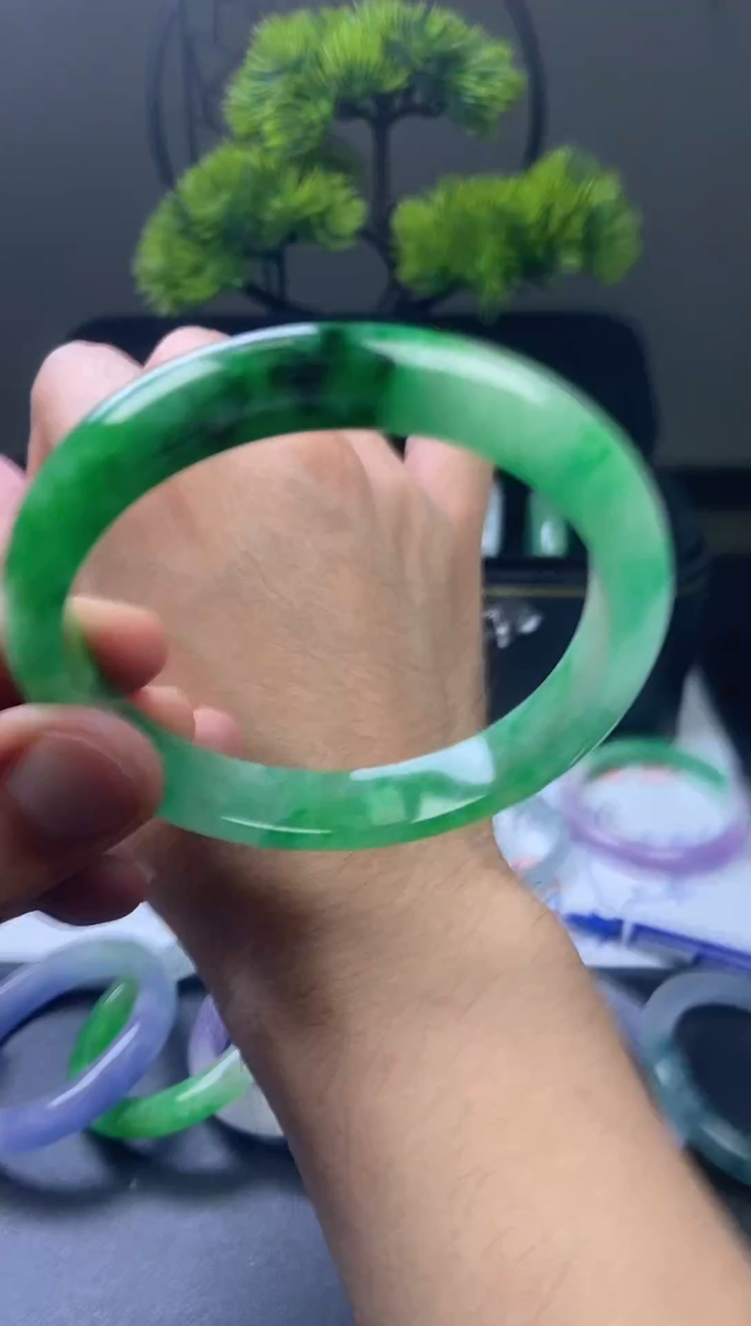 圈口62-63缅翠手镯，所见即所得