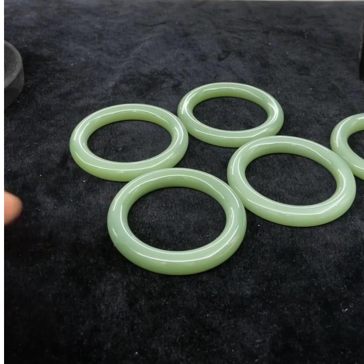 【老郑家】和田玉手镯一支(多样性发1件)