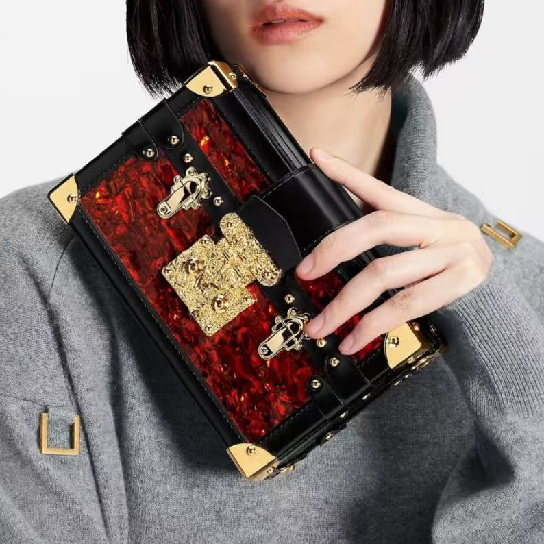 95新 LouisVuitton/路易威登 坤球奢选 lv22秋冬贝母硬盒子斜挎包