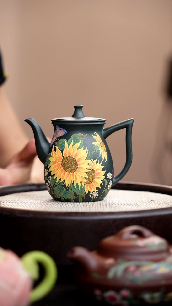 茶壶紫砂九龄君子兰油壶泥绘向日葵