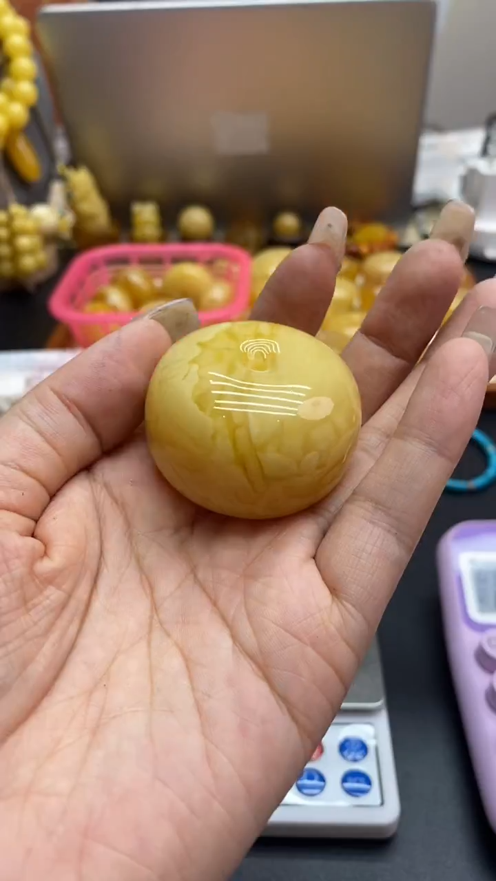 未镶嵌琥珀珠宝奇石55