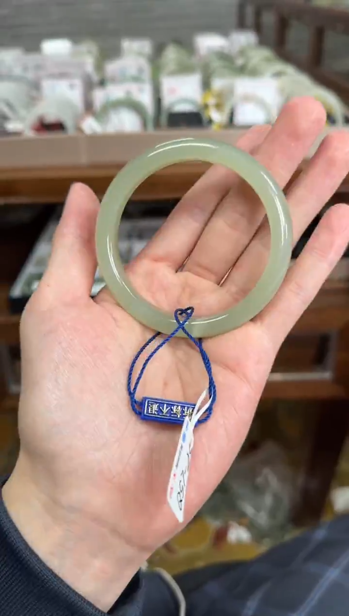 未镶嵌手镯和田玉57