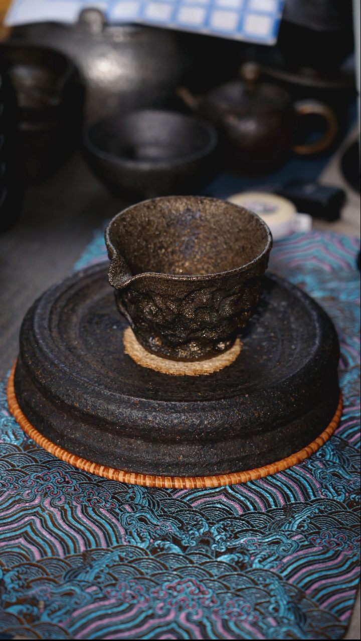 荥经砂器窑变太湖石公道杯