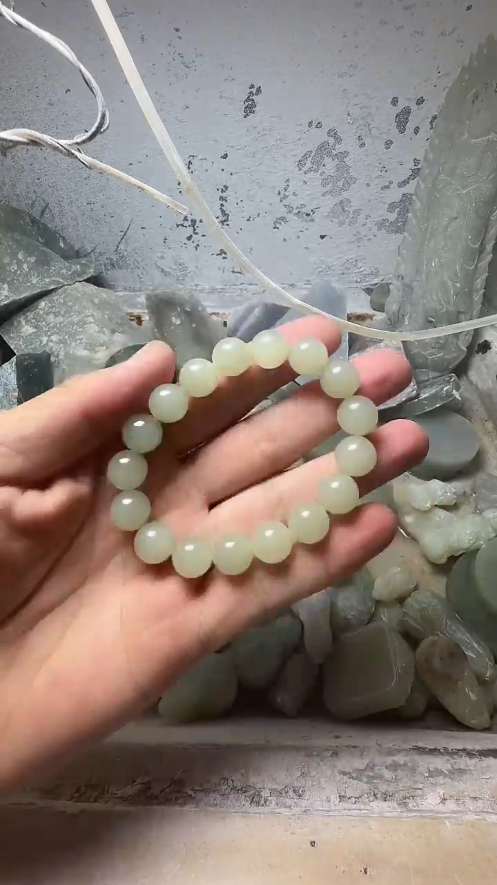 颈饰未镶嵌和田玉12mm和田玉手串多样性发，拍一发一