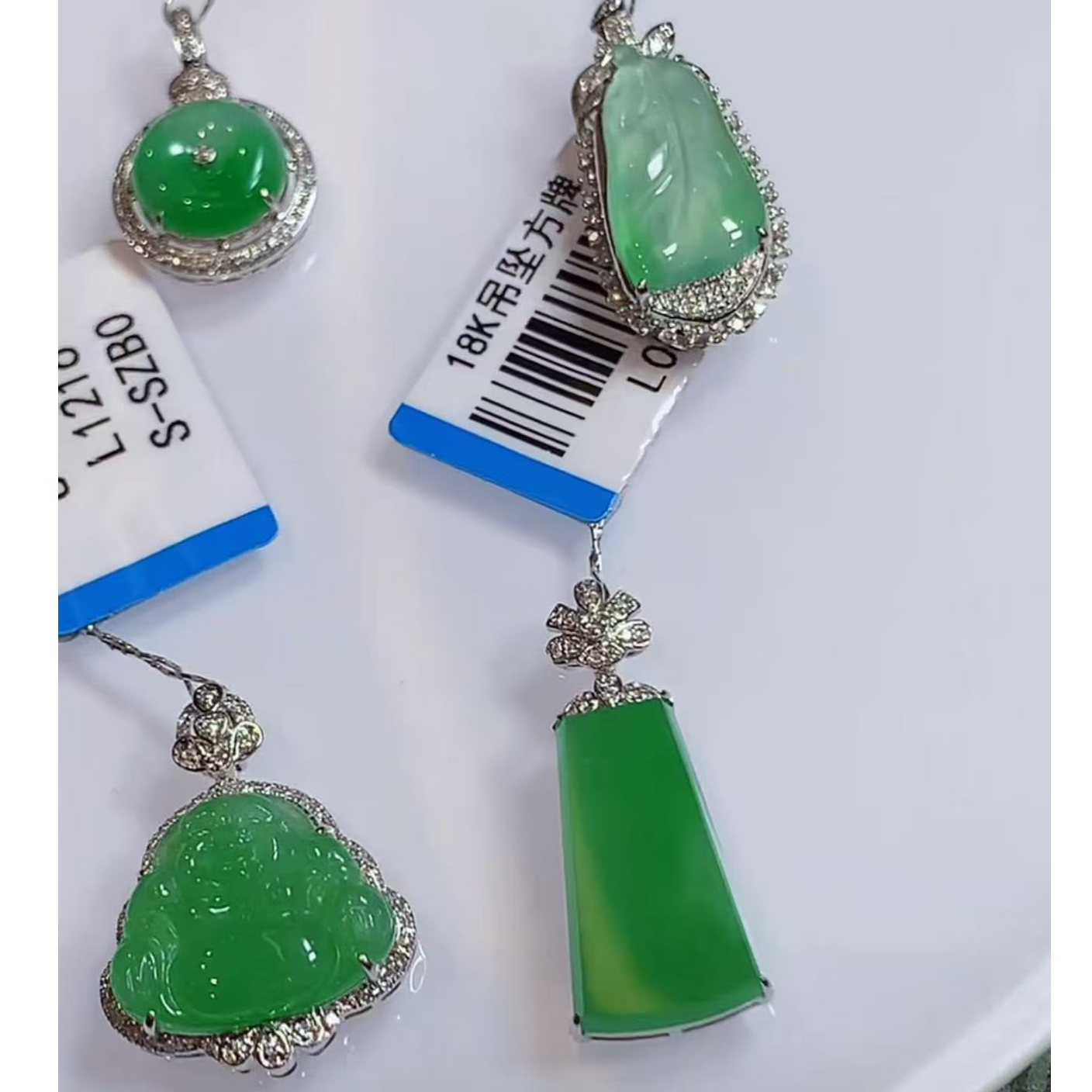  18K 翡翠A货翡翠吊坠 L 团购  多样性发其一