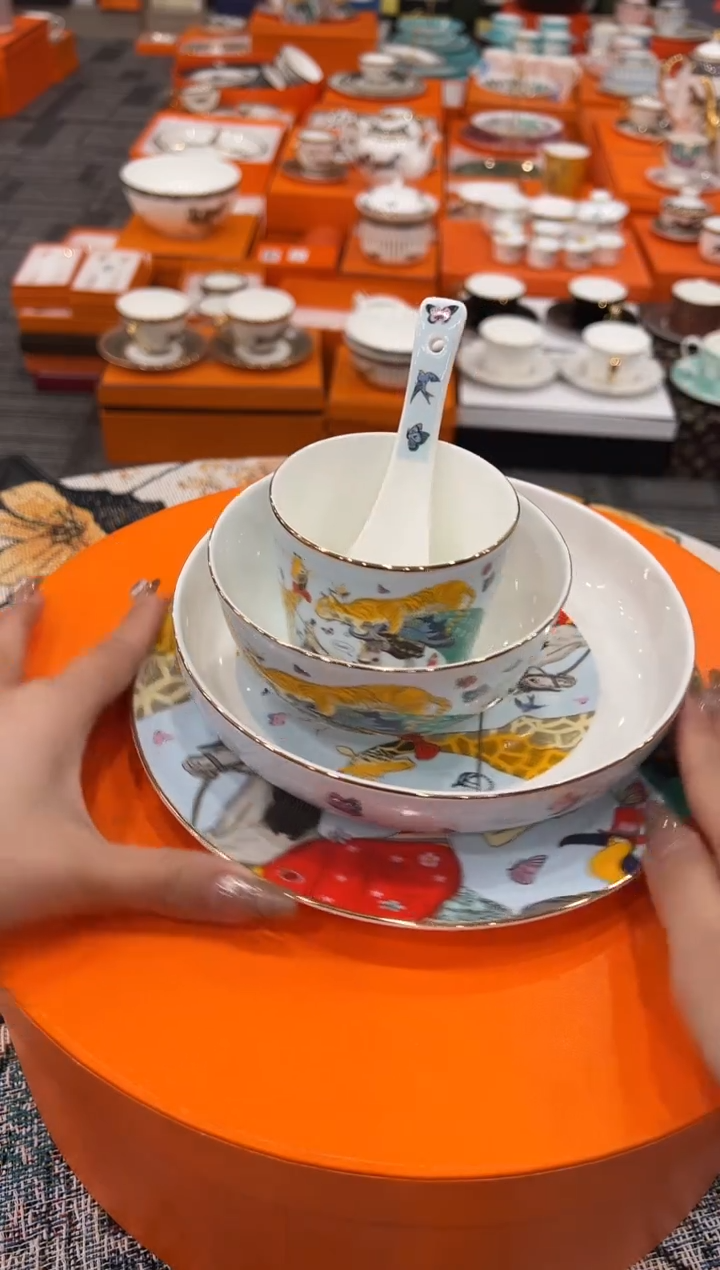 【闪购商品】杯H453--------------