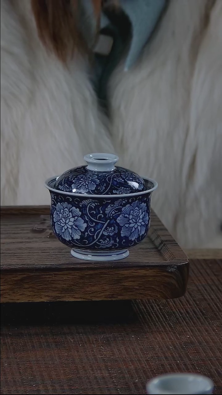 【闪购商品】折葵非器手工手绘蓝底万花盖碗