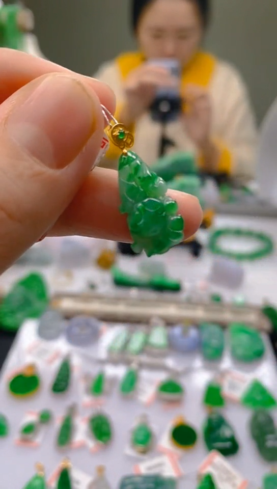 【闪购商品】翡翠颈饰18K金镶嵌新号开播，全场乱卖