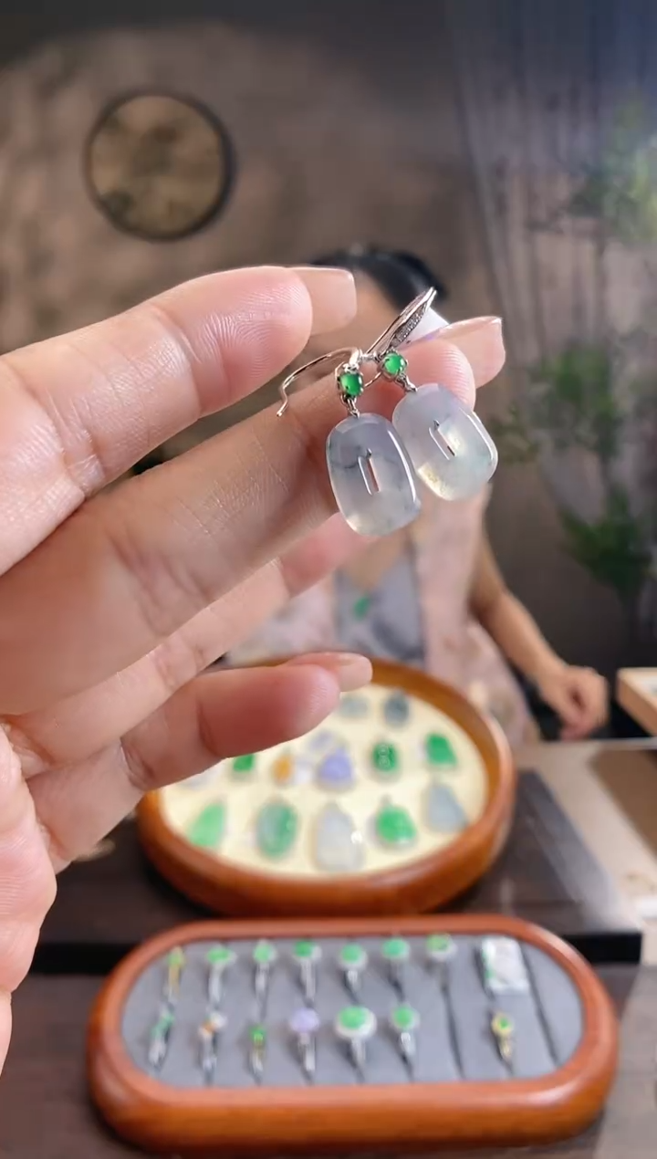 翡翠18K金镶嵌吊坠(不含链)耳饰一对