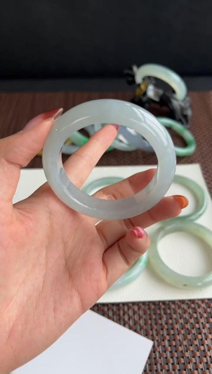 【闪购商品】翡翠手镯未镶嵌20号51.6*12.9*8.9