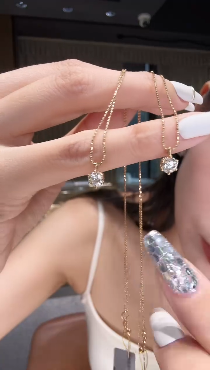 18K金镶嵌项链钻石AY0190 多样性发其一