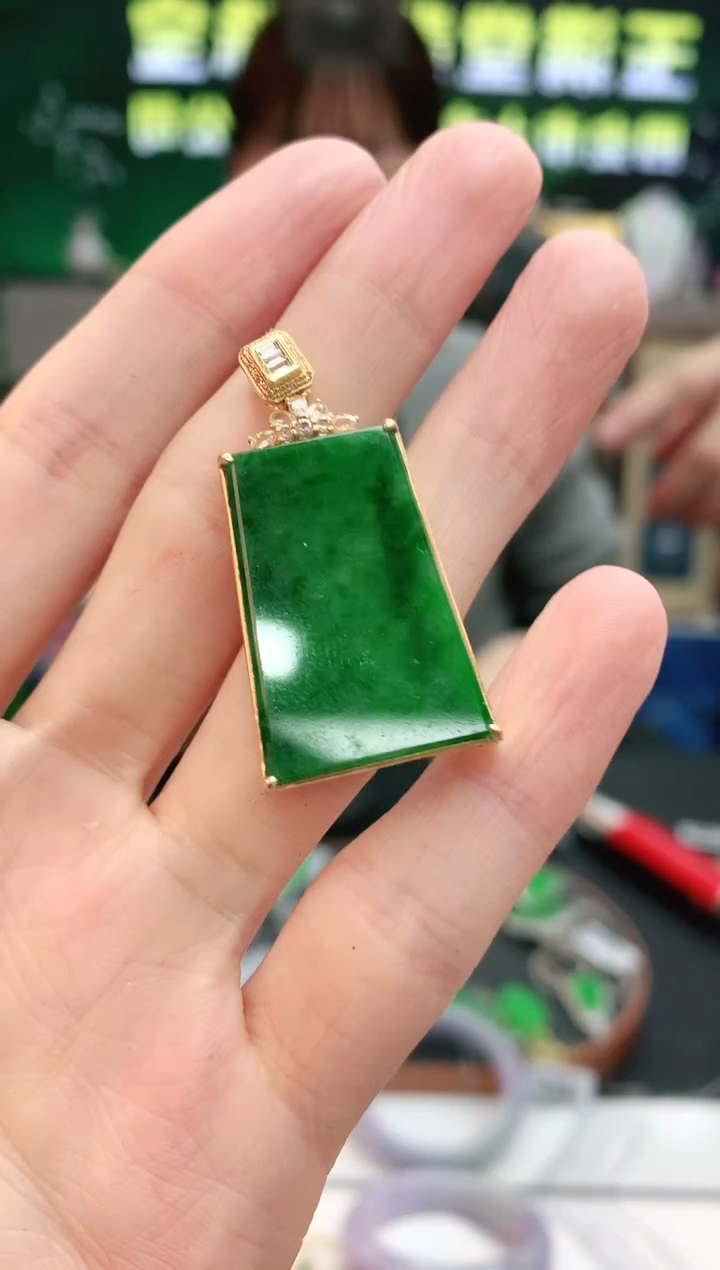 【闪购商品】翡翠颈饰18K金镶嵌赠礼盒证书 小君