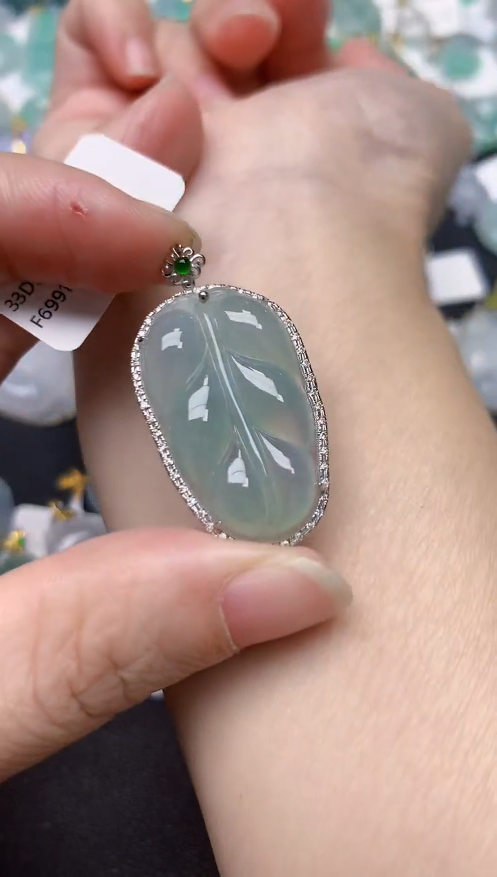 颈饰18K金镶嵌翡翠天然缅甸A货翡翠