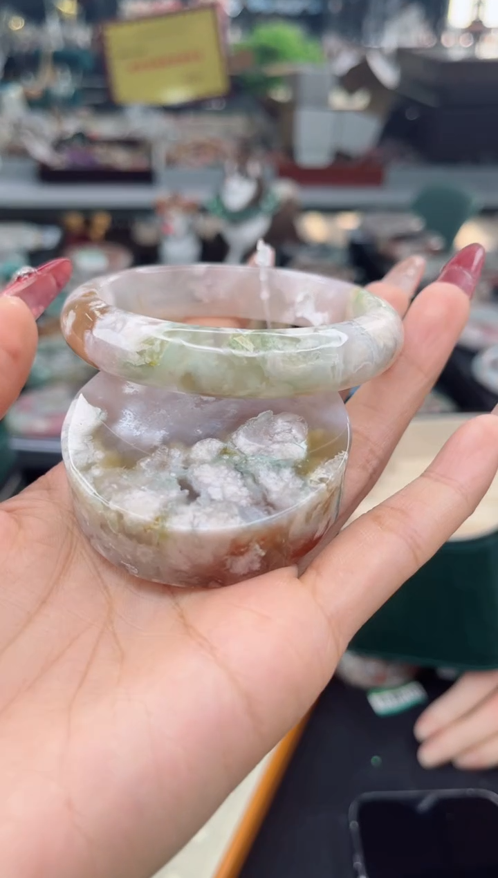 【闪购商品】石英质玉手镯未镶嵌56圈口（赠品镯心）6855447