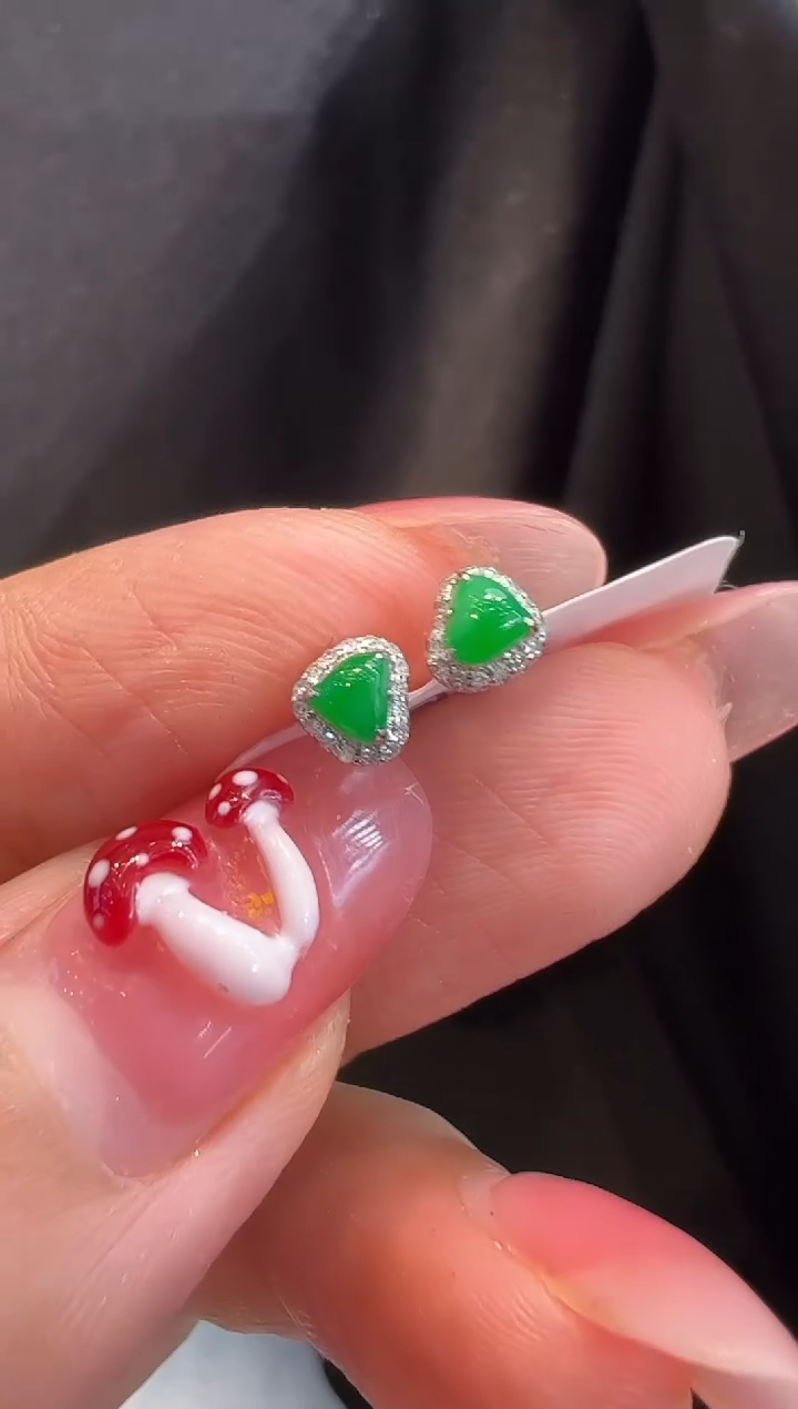 翡翠18K金镶嵌耳饰耳饰