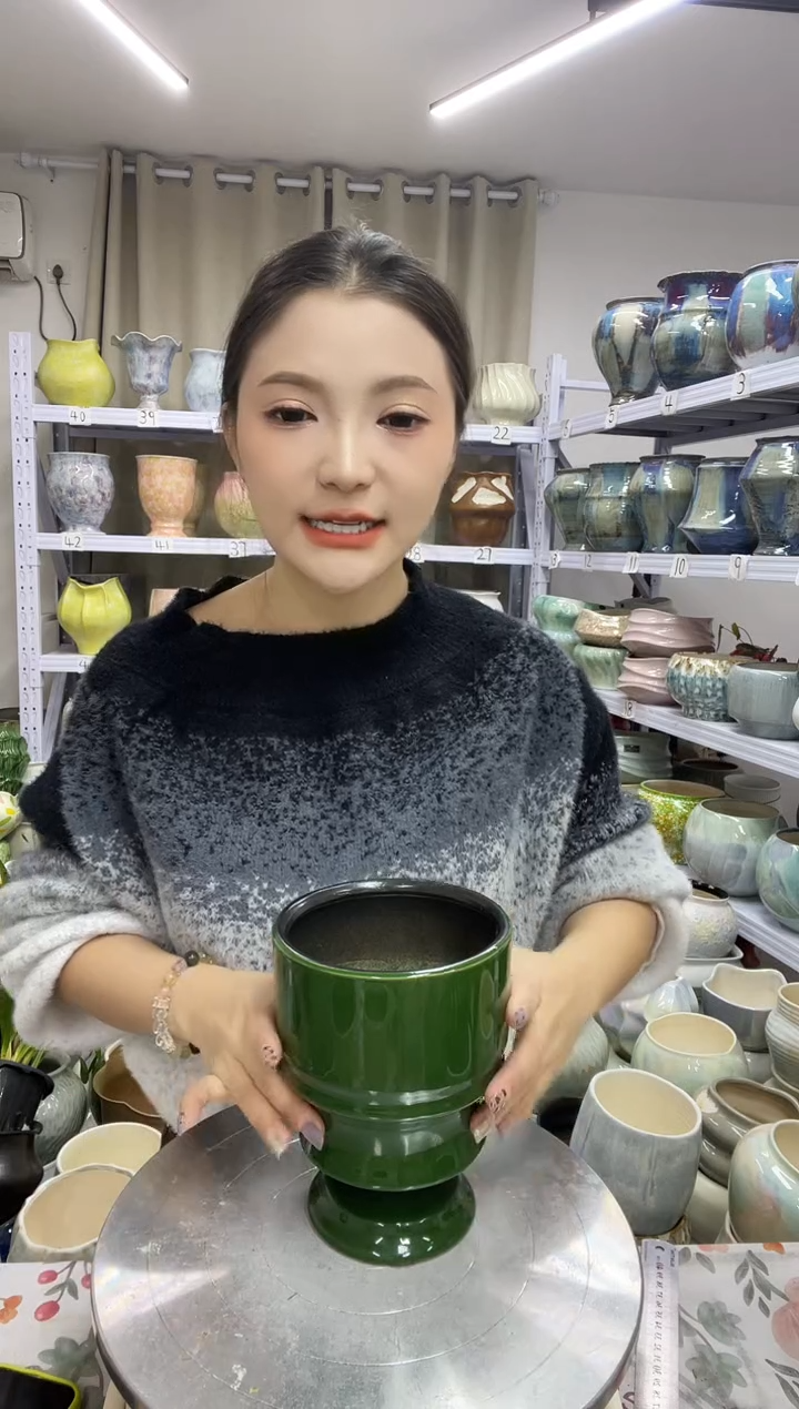 【花盆链接】  高 ：17 口：12