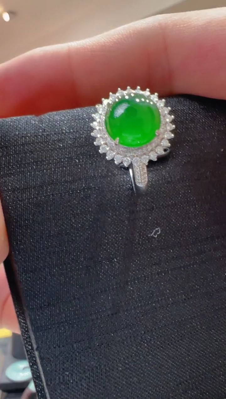 【闪购商品】翡翠吊坠(不含链)18K金镶嵌