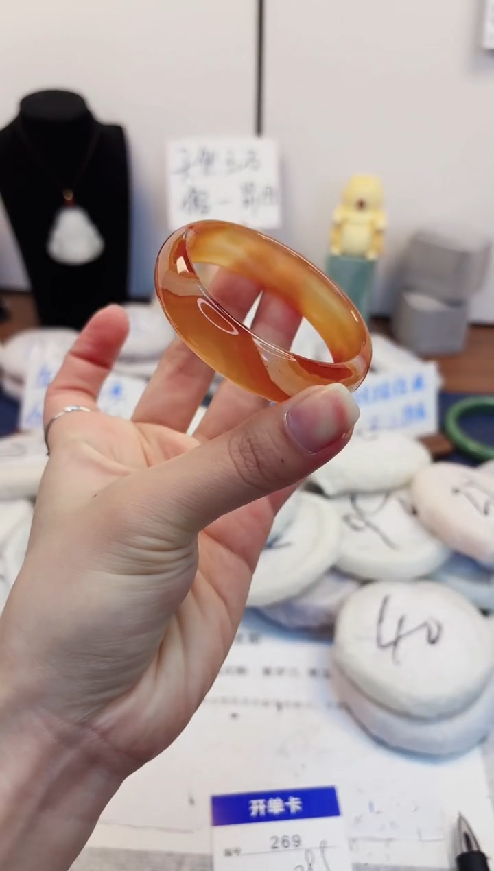 【闪购商品】石英质玉手镯未镶嵌269