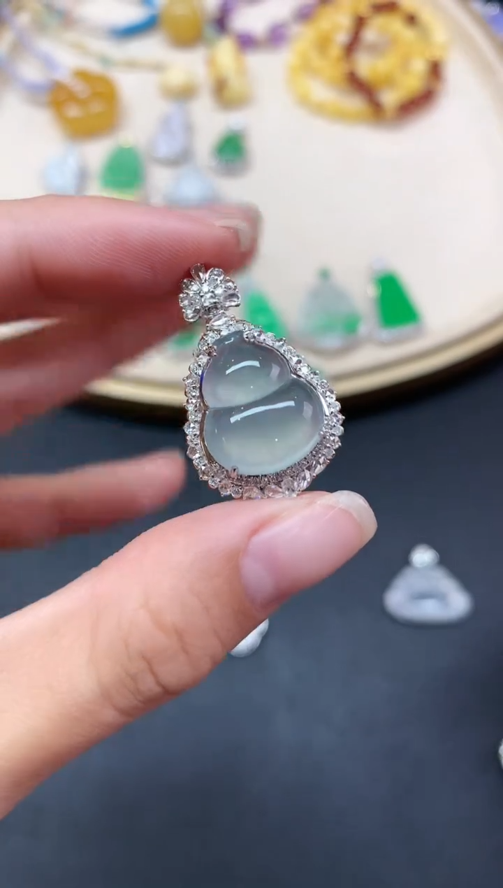 【闪购商品】翡翠吊坠(不含链)18K金镶嵌吊坠A535|29800